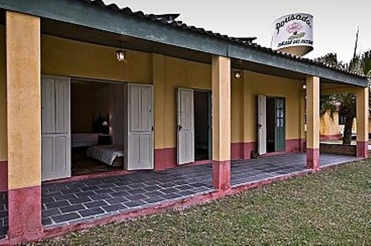 Pousada Chacara Das Roseiras Bage Bagian luar foto